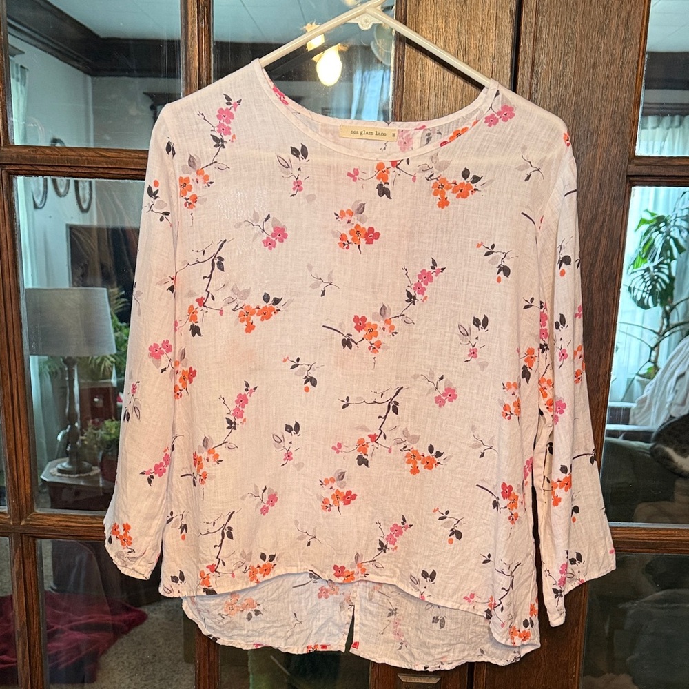 Sea Glass Lane Floral High-Low Split Back Blouse White Pink Orange Medium‎